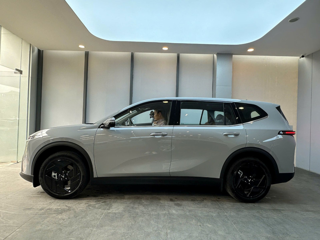 Tìm đâu chiếc xe 7 chỗ rộng rãi, động cơ mạnh mẽ nhưng chi phí cực “mềm”?